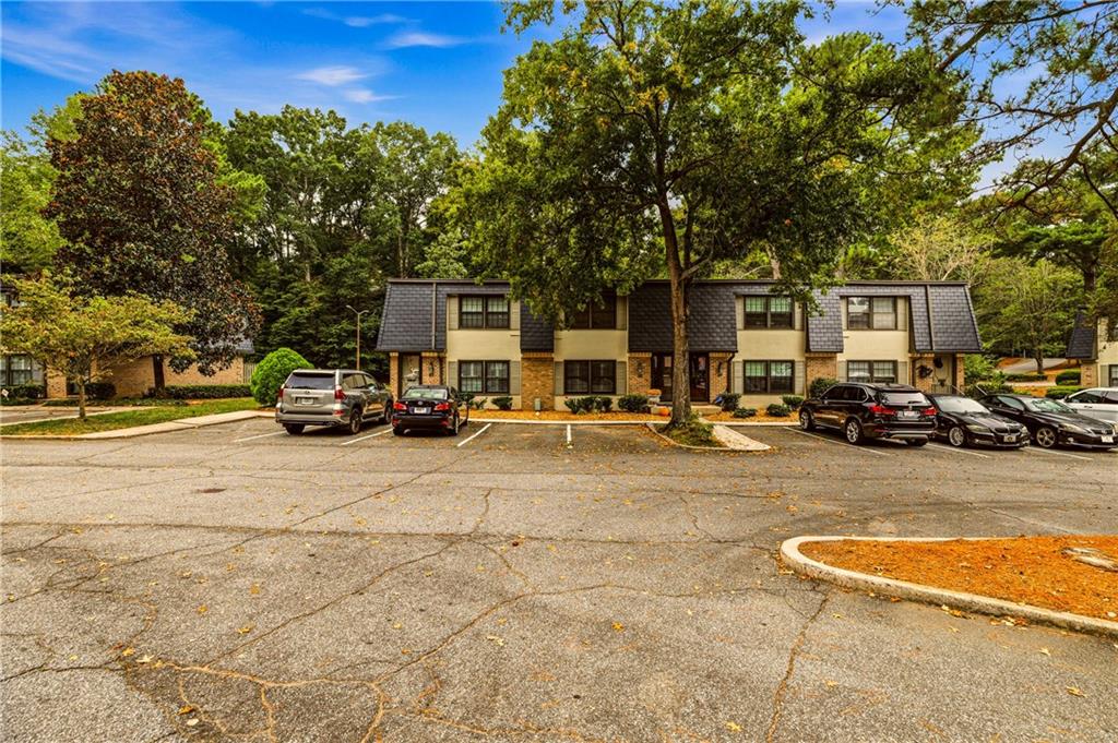 68 Monet Court NW