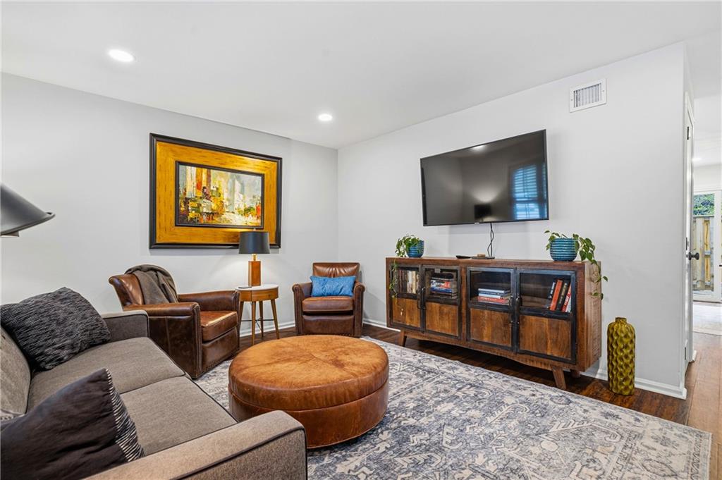 68 Monet Court NW