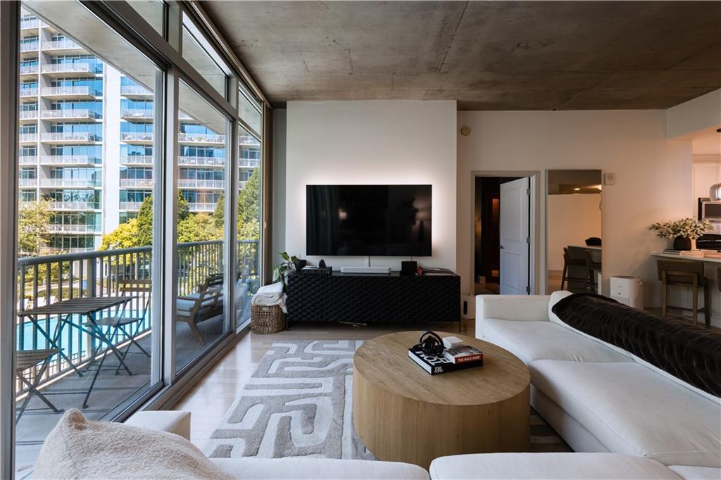 950 W Peachtree Street NW Unit 814