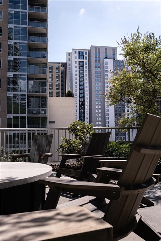 950 W Peachtree Street NW Unit 814