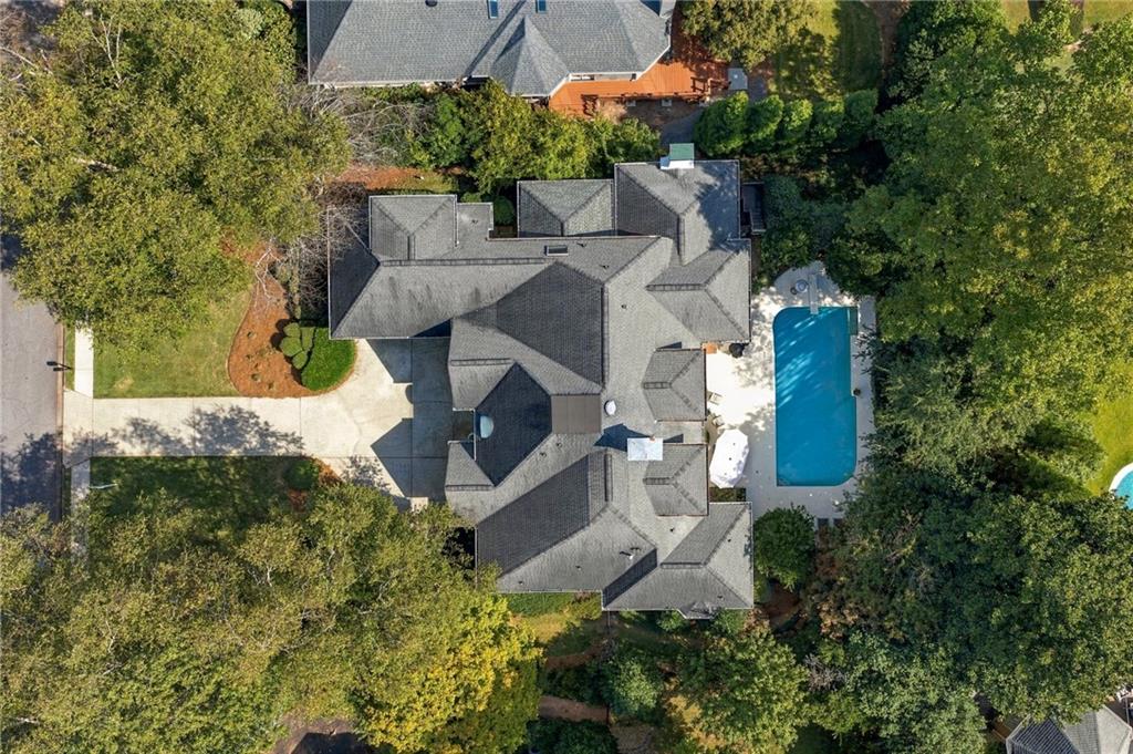 170 Helmsley Drive NE