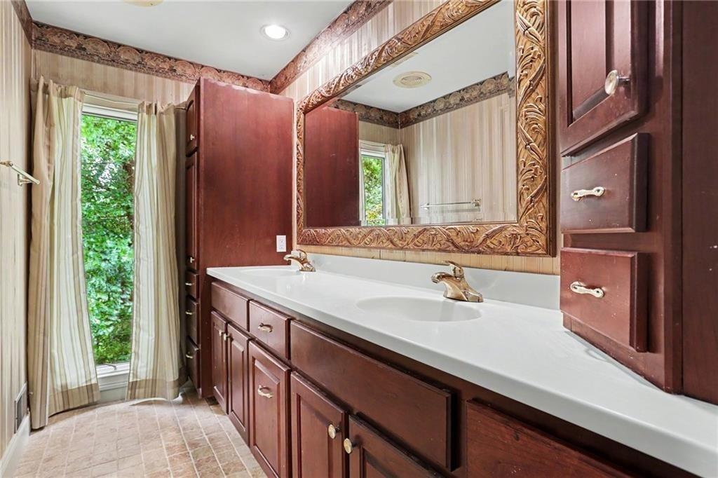 9270 Riverclub Parkway NE