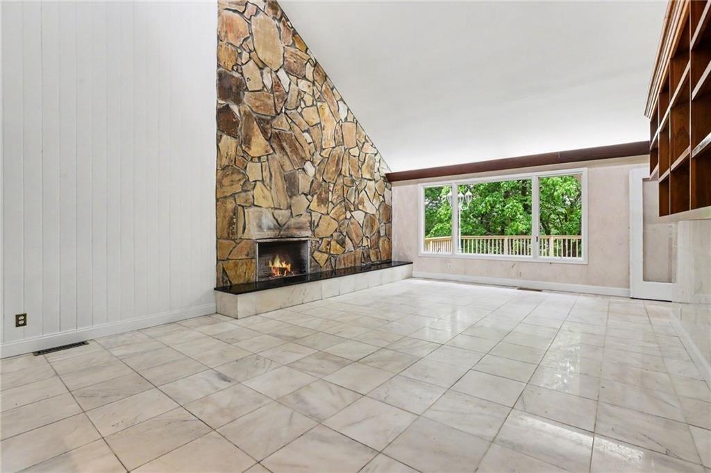 9270 Riverclub Parkway NE