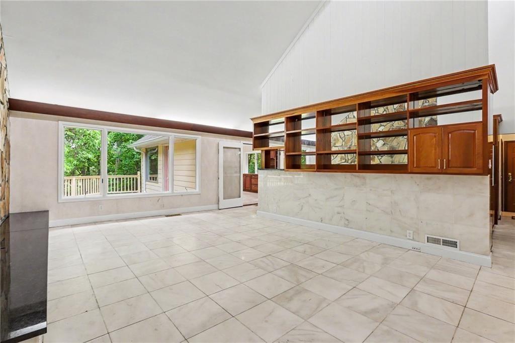 9270 Riverclub Parkway NE