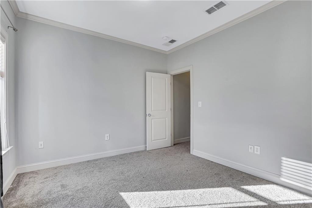 225 Carlyle Park Drive NE