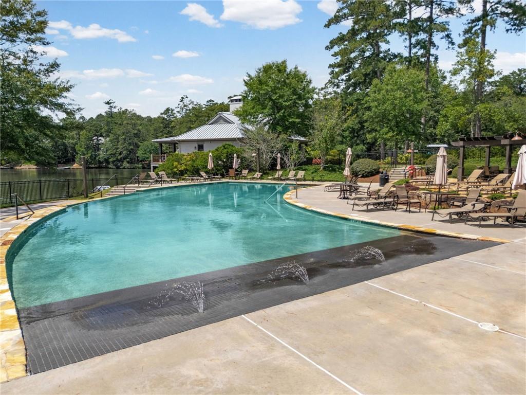 35 Paddleboat Lane