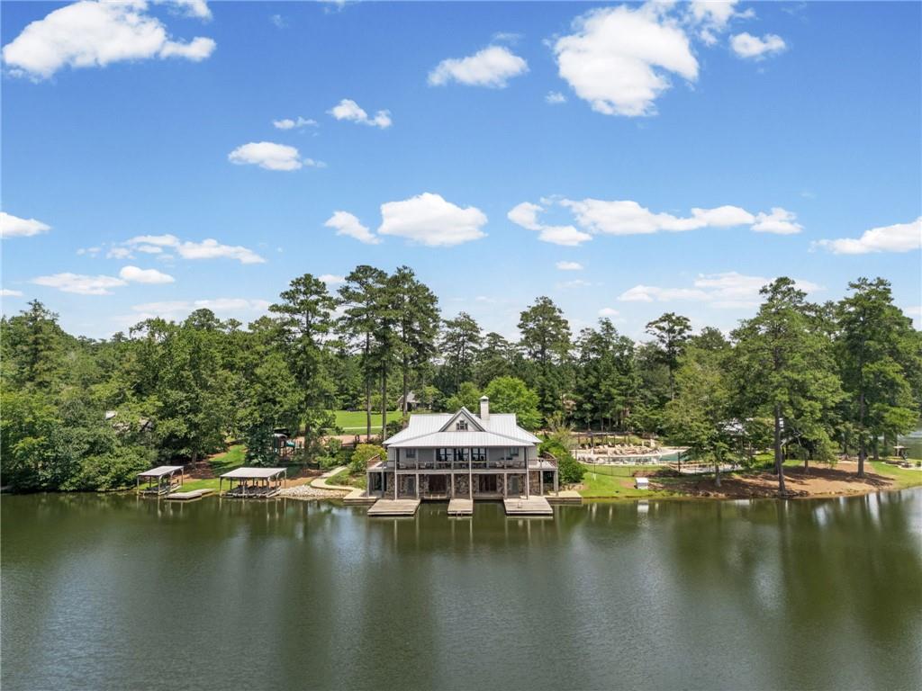 35 Paddleboat Lane