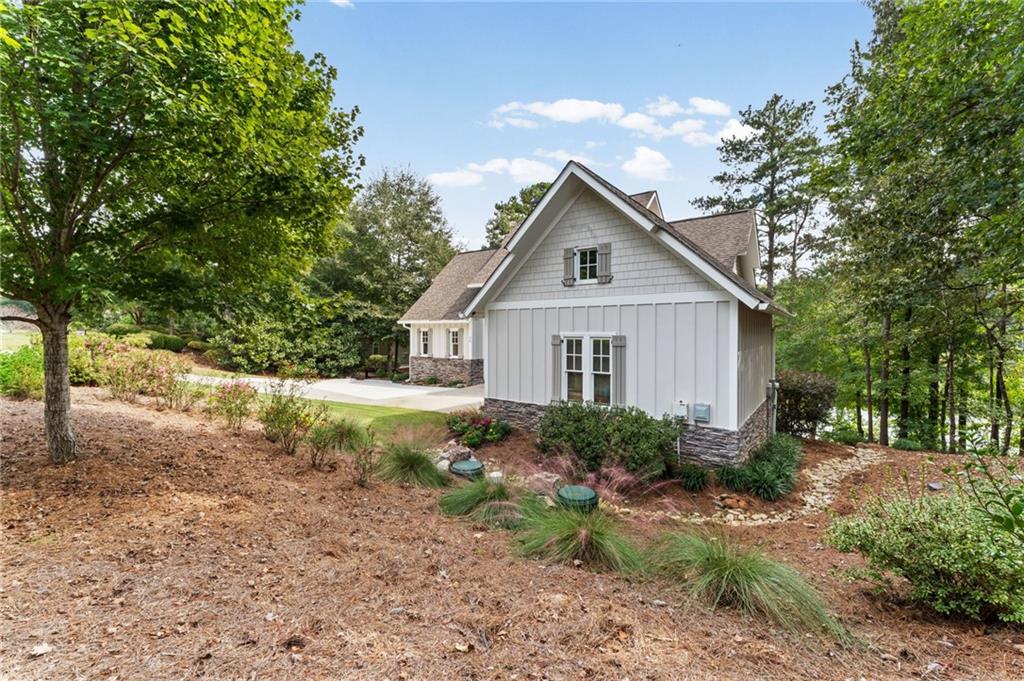 35 Paddleboat Lane