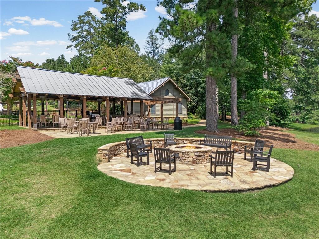 35 Paddleboat Lane