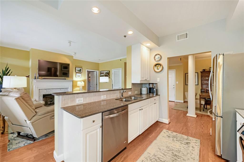 50 Biscayne Drive NW Unit 4103