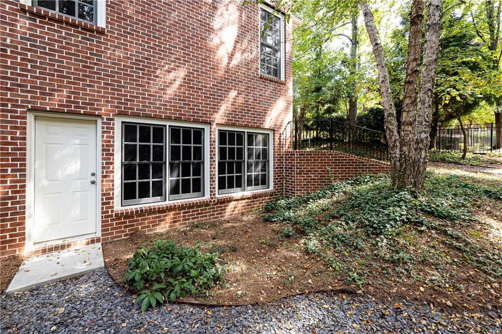 835 Glengate Place