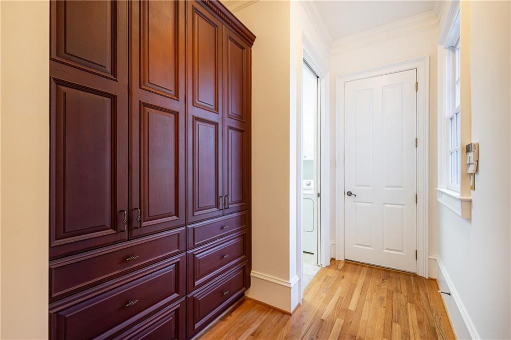 835 Glengate Place
