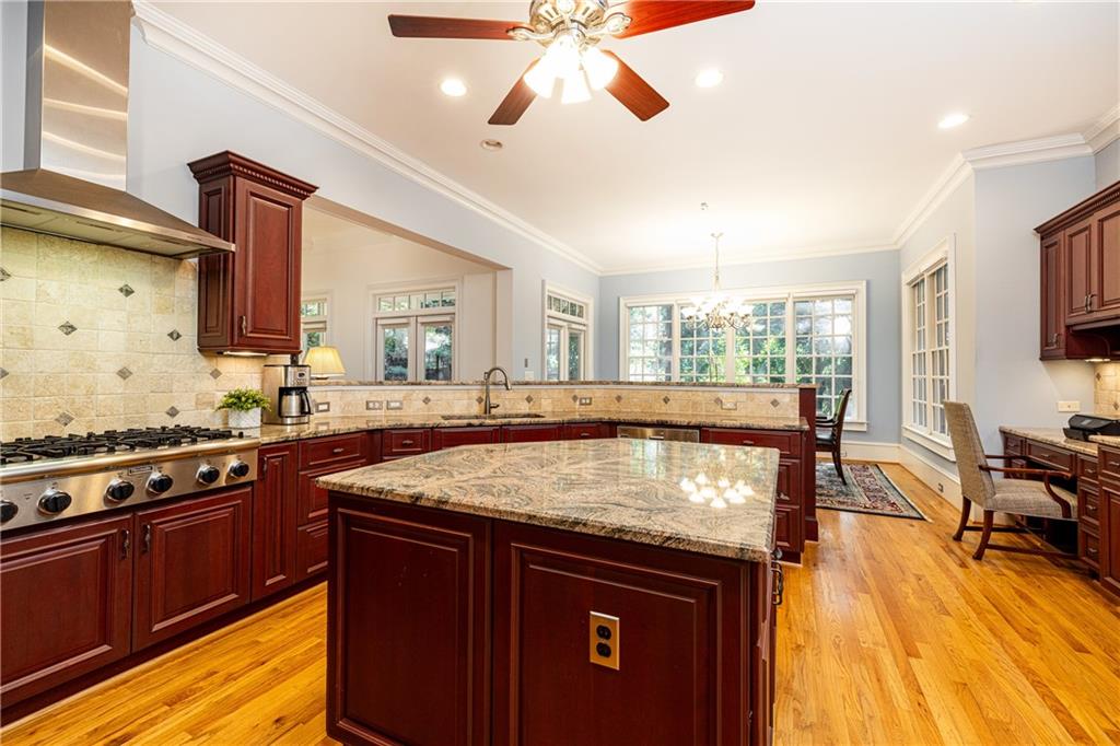 835 Glengate Place