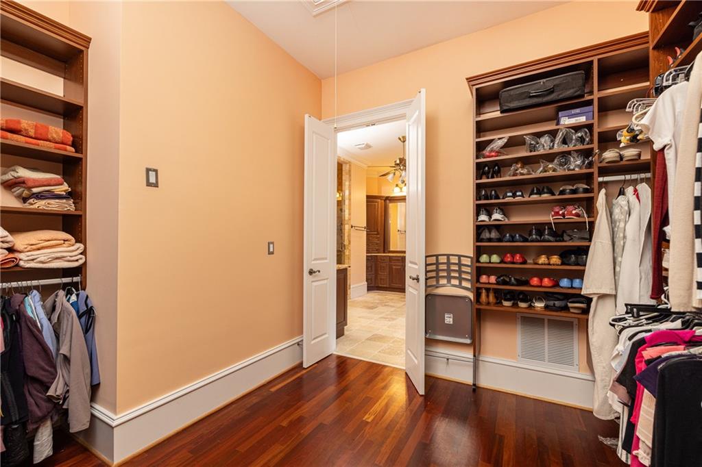835 Glengate Place