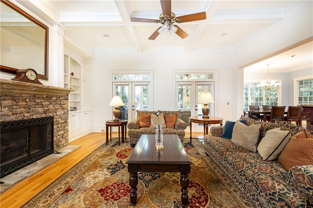 835 Glengate Place