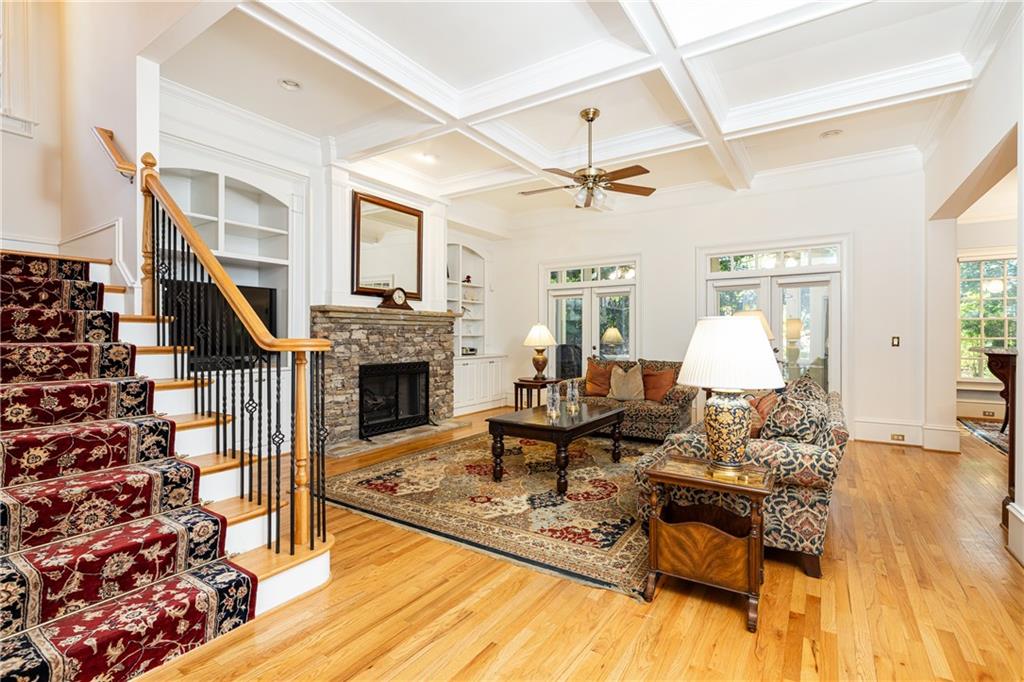 835 Glengate Place