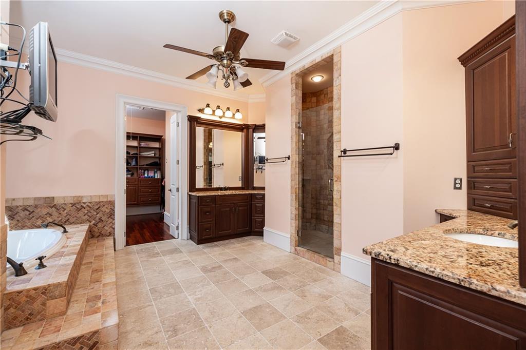 835 Glengate Place