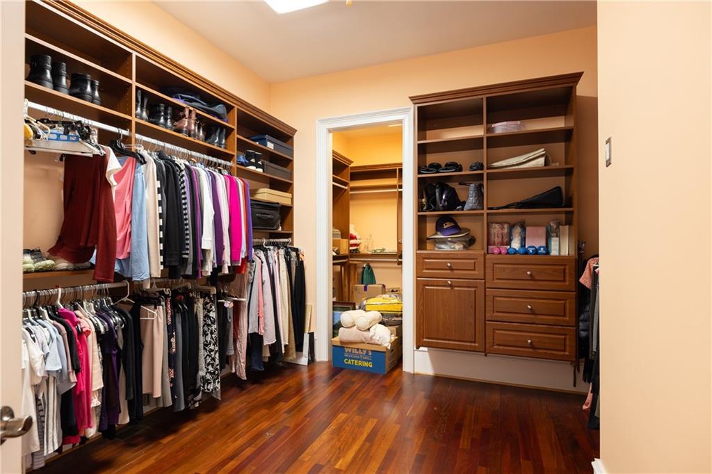 835 Glengate Place