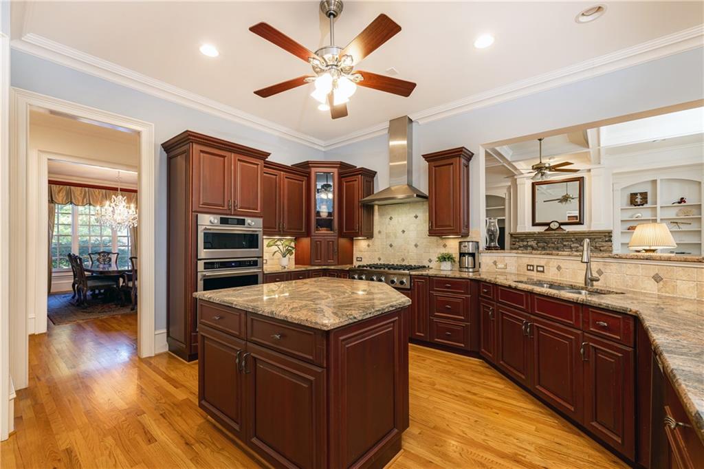 835 Glengate Place