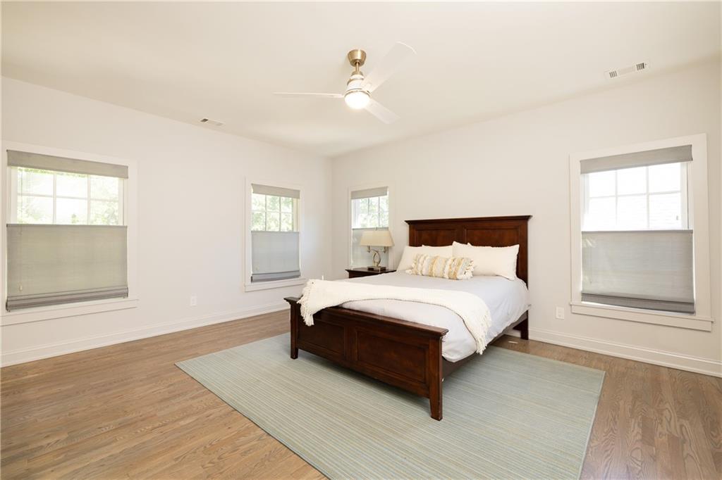 49 Huntington Road NE