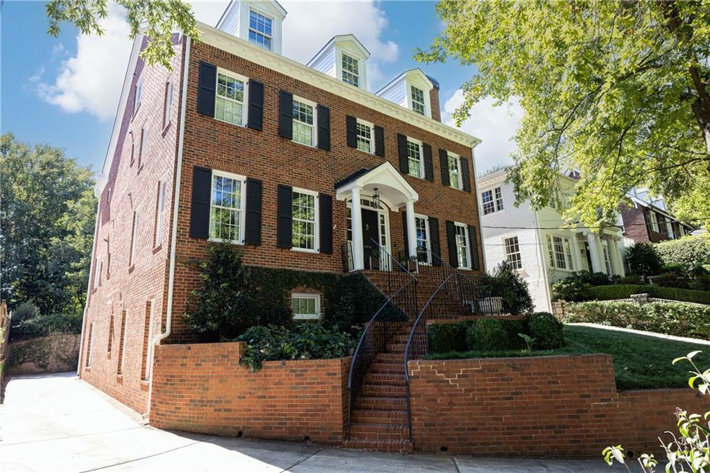 49 Huntington Road NE