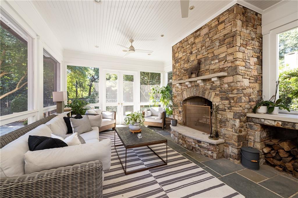49 Huntington Road NE