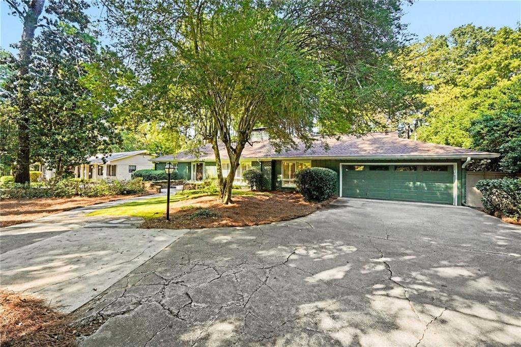 841 Wesley Drive NW