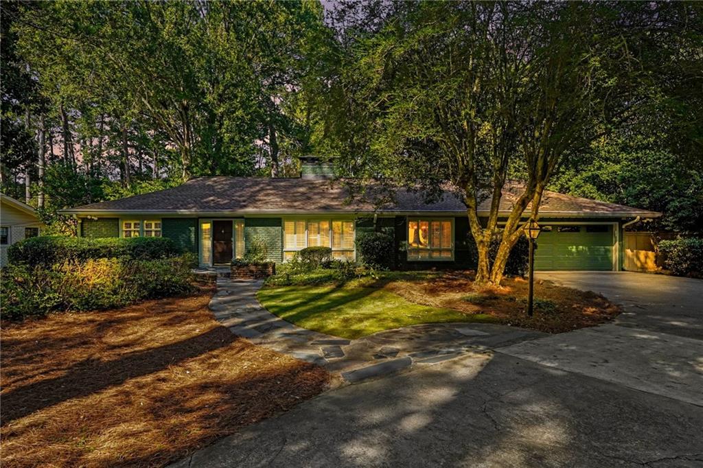 841 Wesley Drive NW