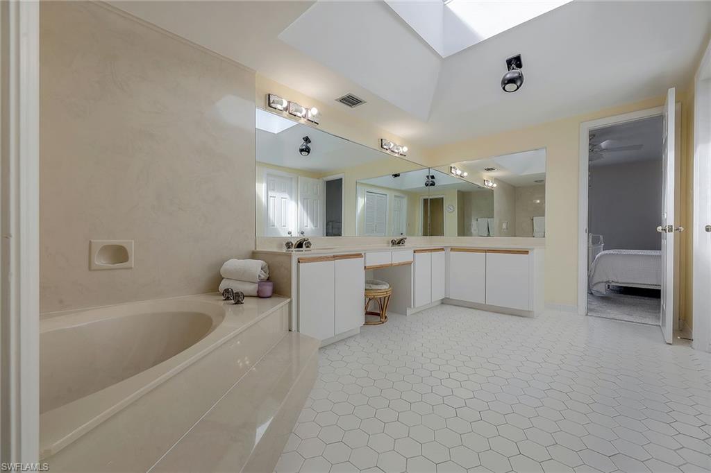 6320 Pelican Bay BLVD # 7 Unit: T-7