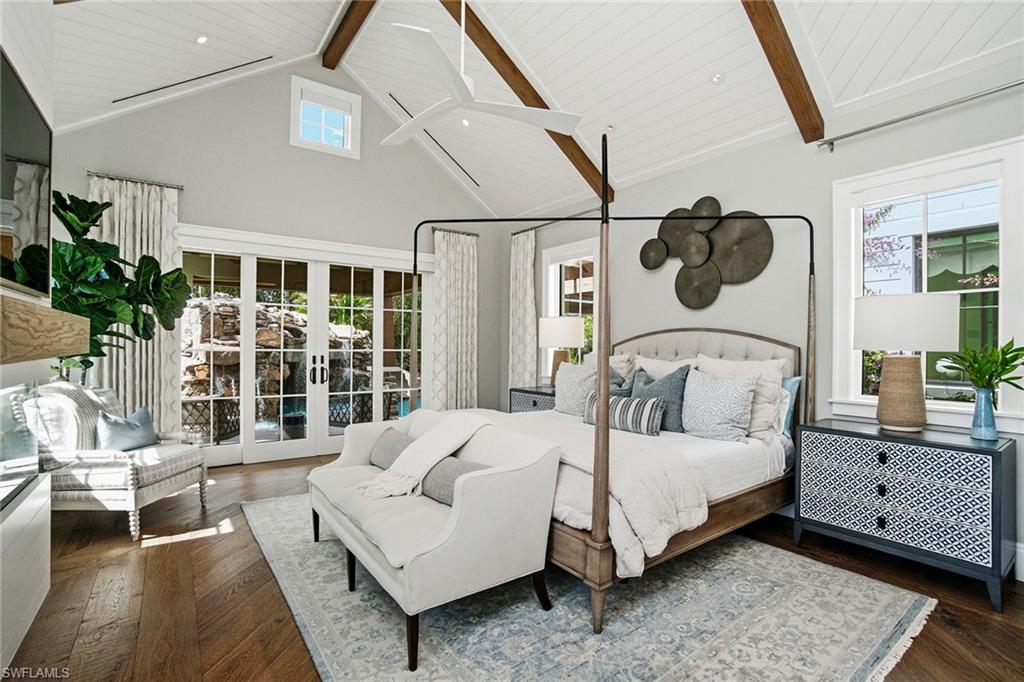 325 Cocohatchee BLVD