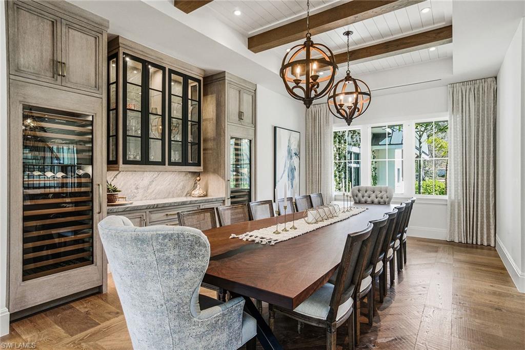 325 Cocohatchee BLVD