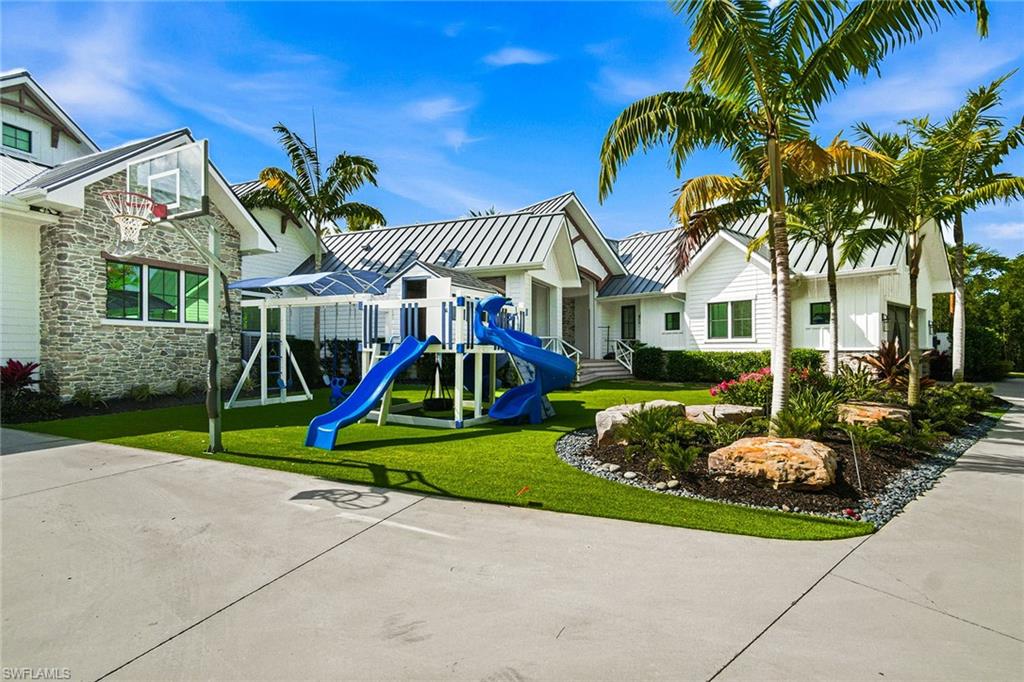 325 Cocohatchee BLVD