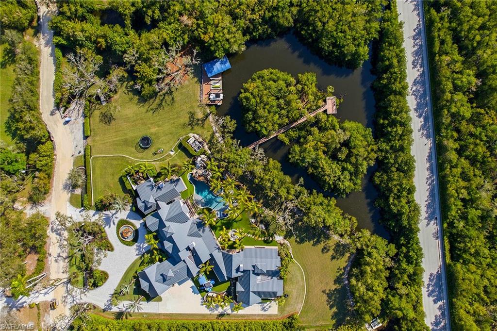 325 Cocohatchee BLVD