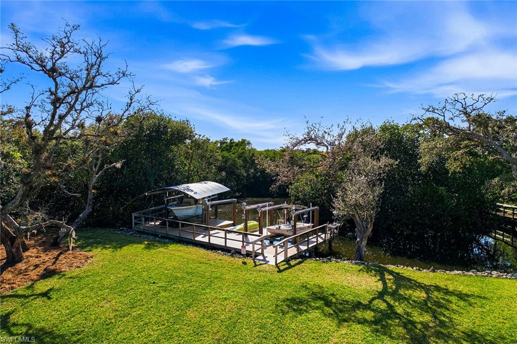 325 Cocohatchee BLVD