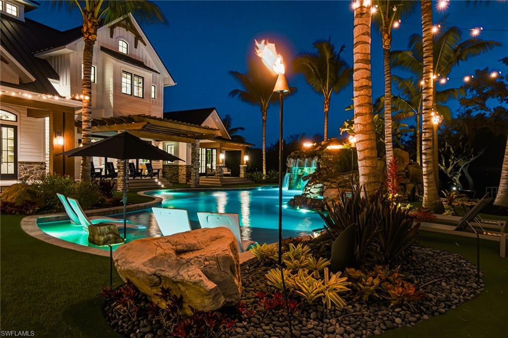 325 Cocohatchee BLVD