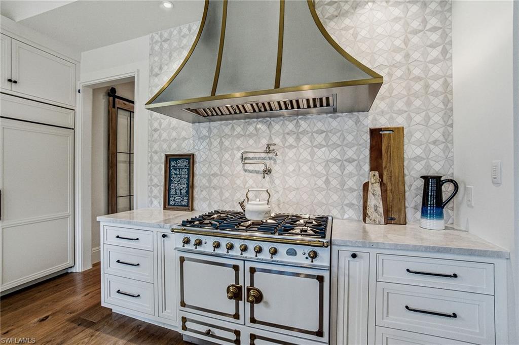 325 Cocohatchee BLVD