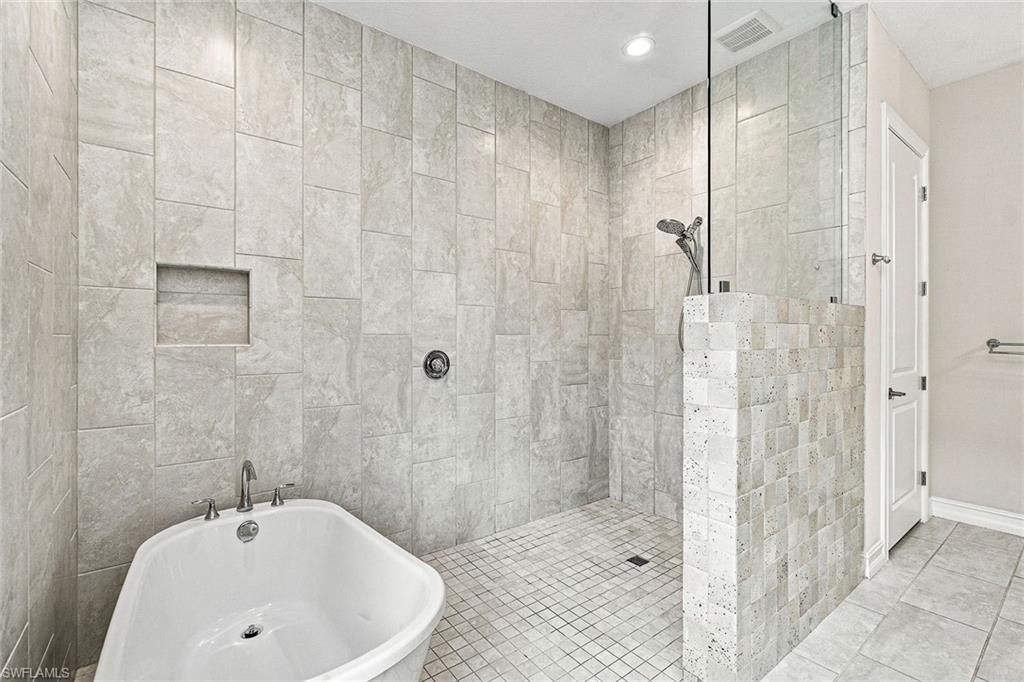 9563 Via Lago WAY