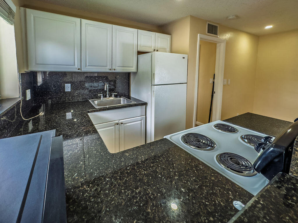 750 SW 2nd Street 1-3