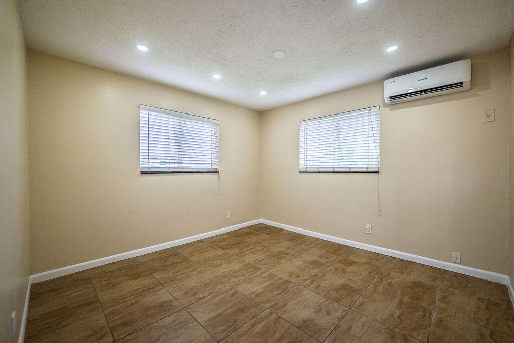 750 SW 2nd Street 1-3