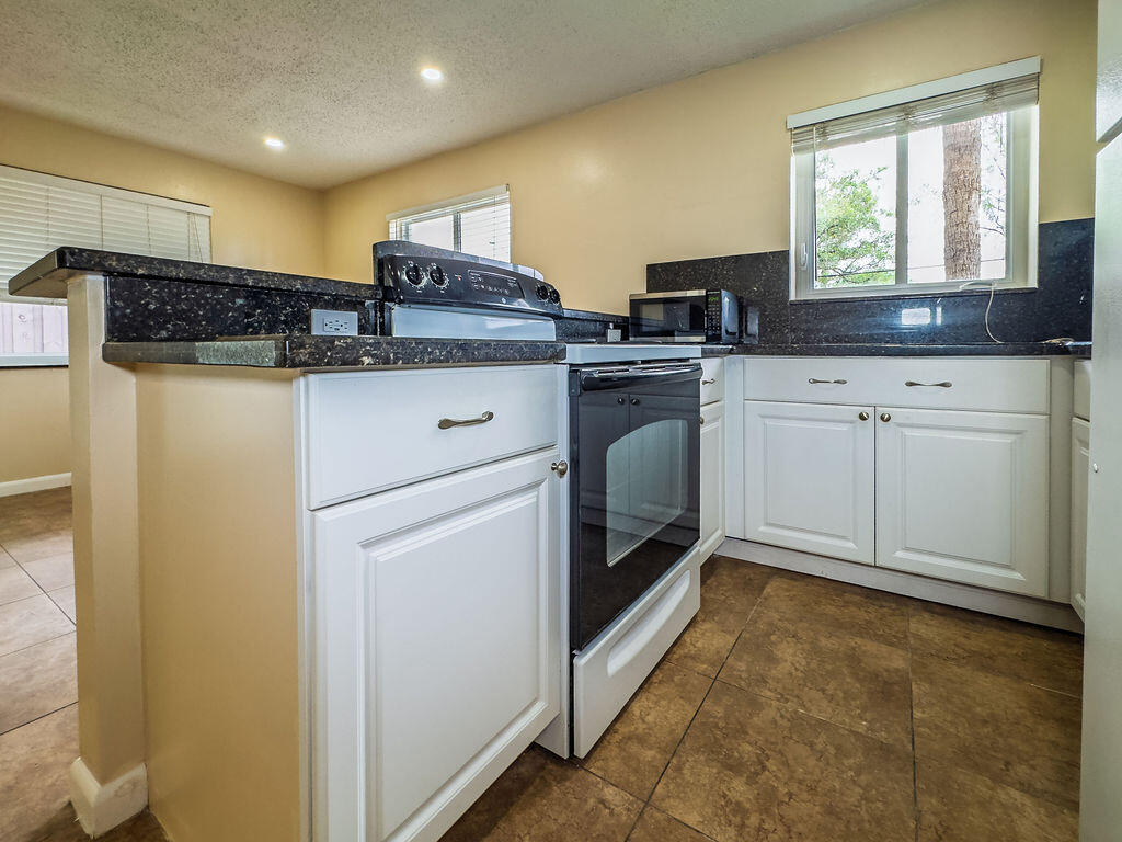 750 SW 2nd Street 1-3
