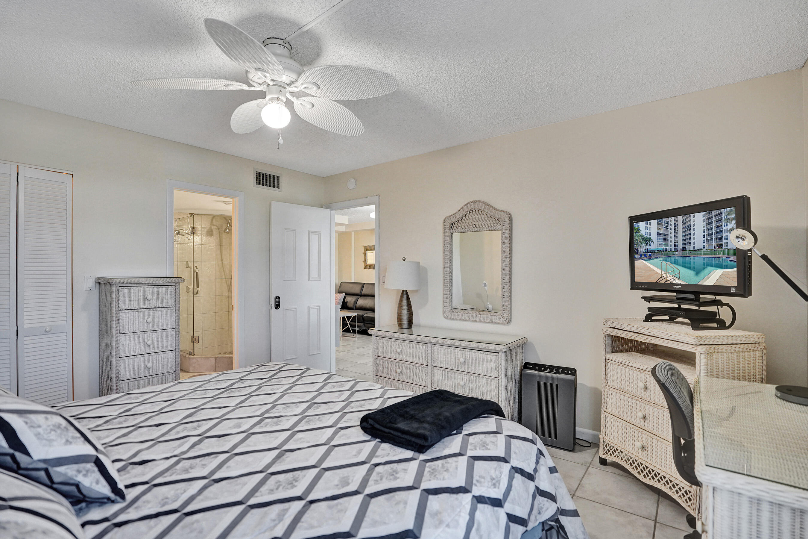 1391 S Ocean Boulevard