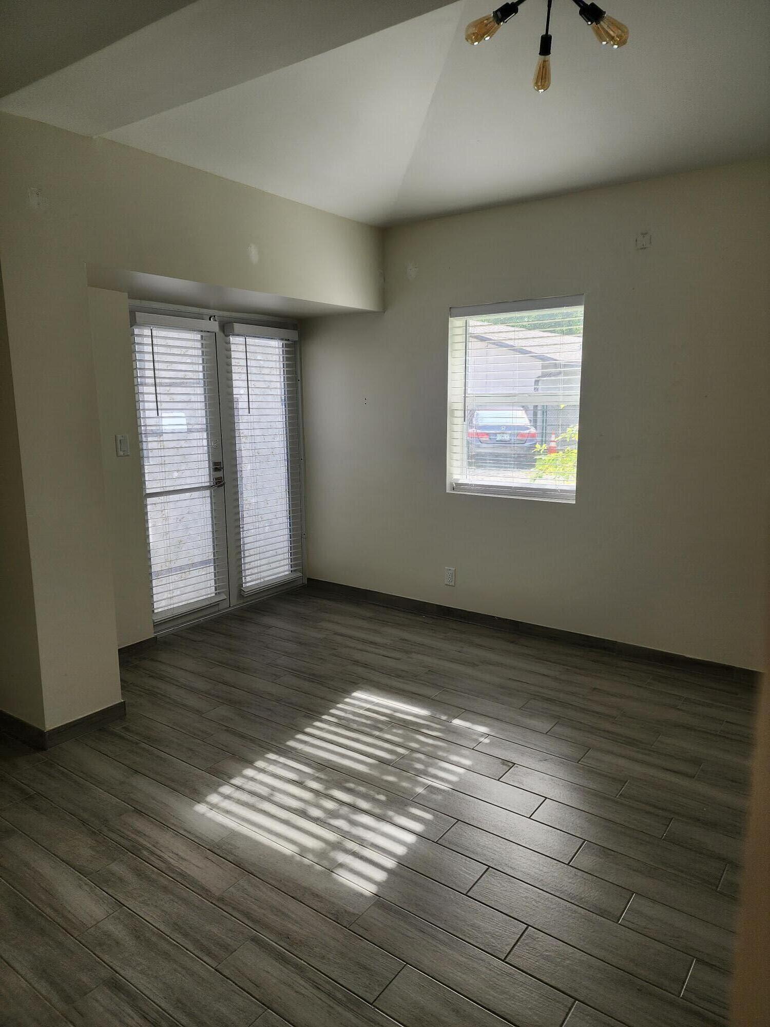 315 SW 7TH Street 1