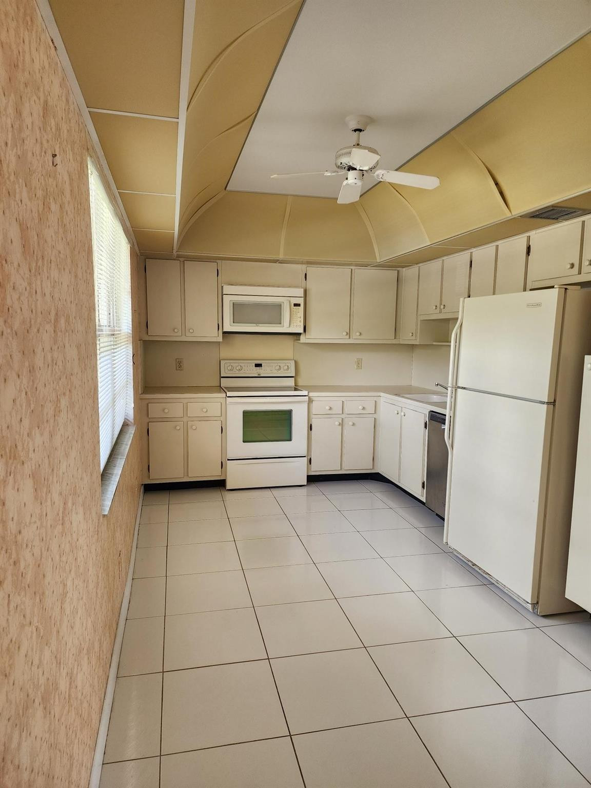 805 CYPRESS Boulevard 109