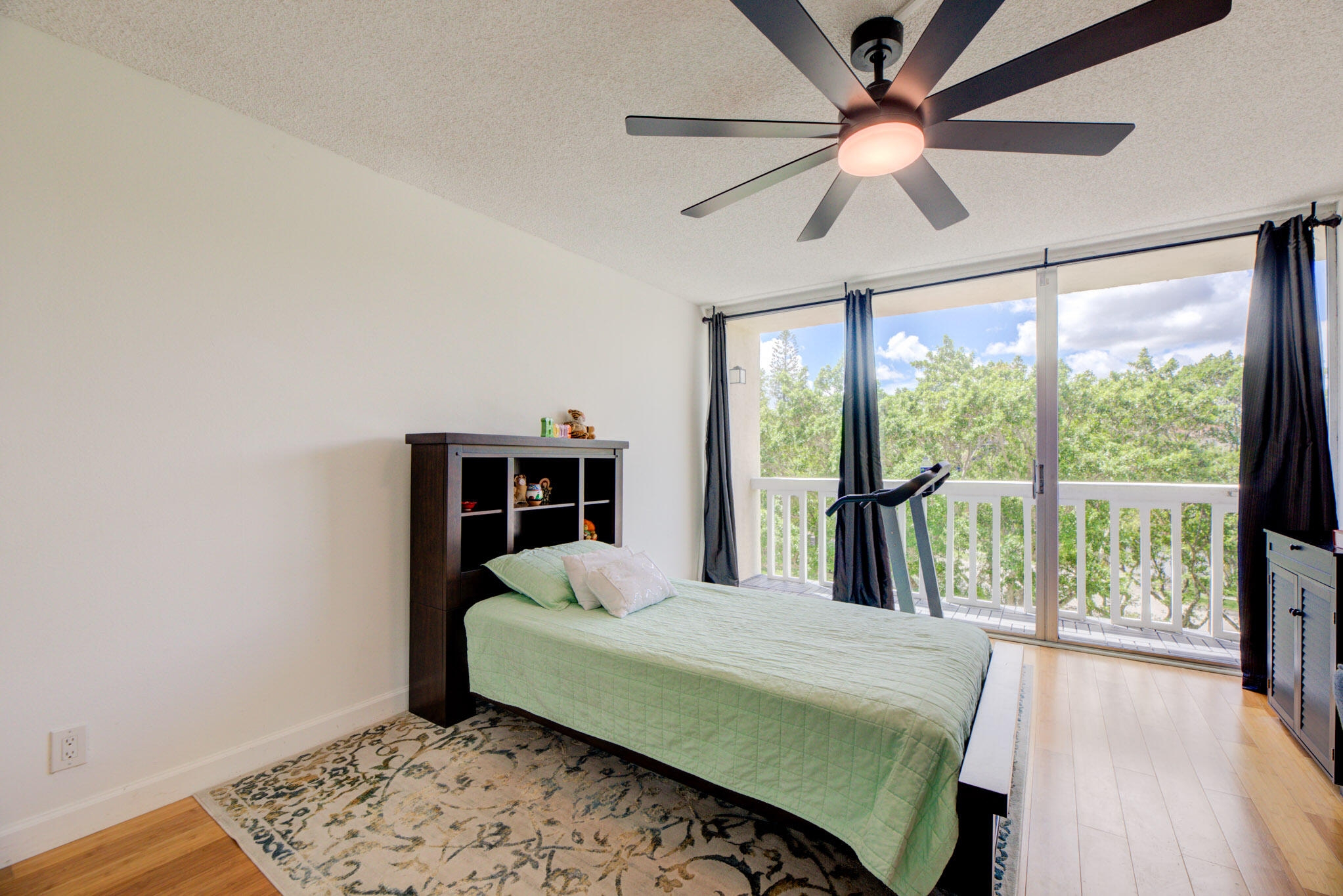 7081 Environ Boulevard 343