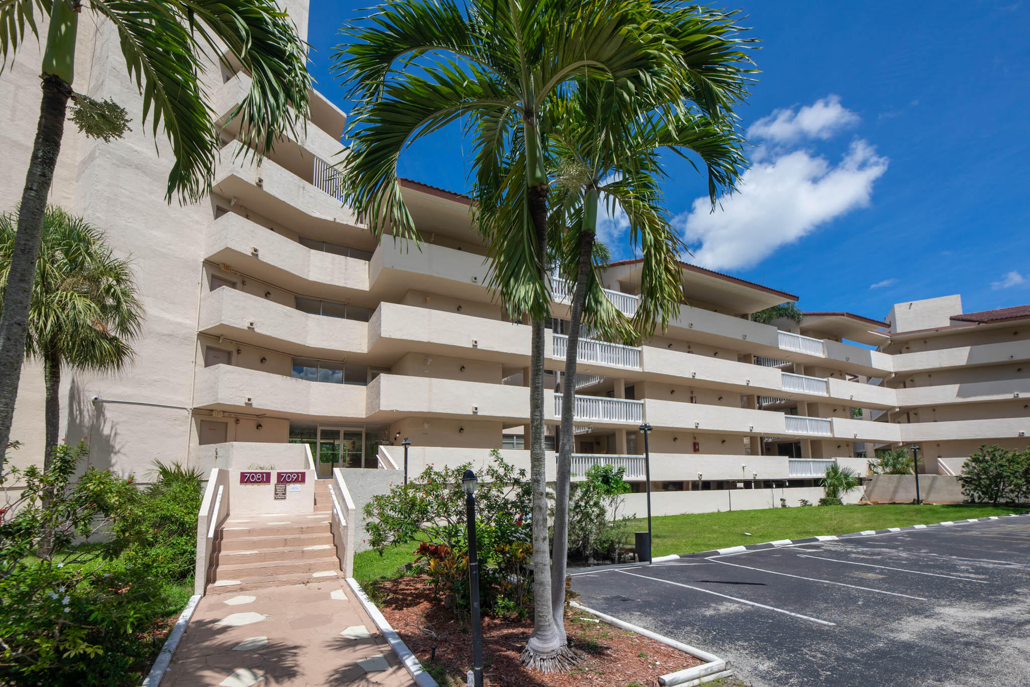7081 Environ Boulevard 343