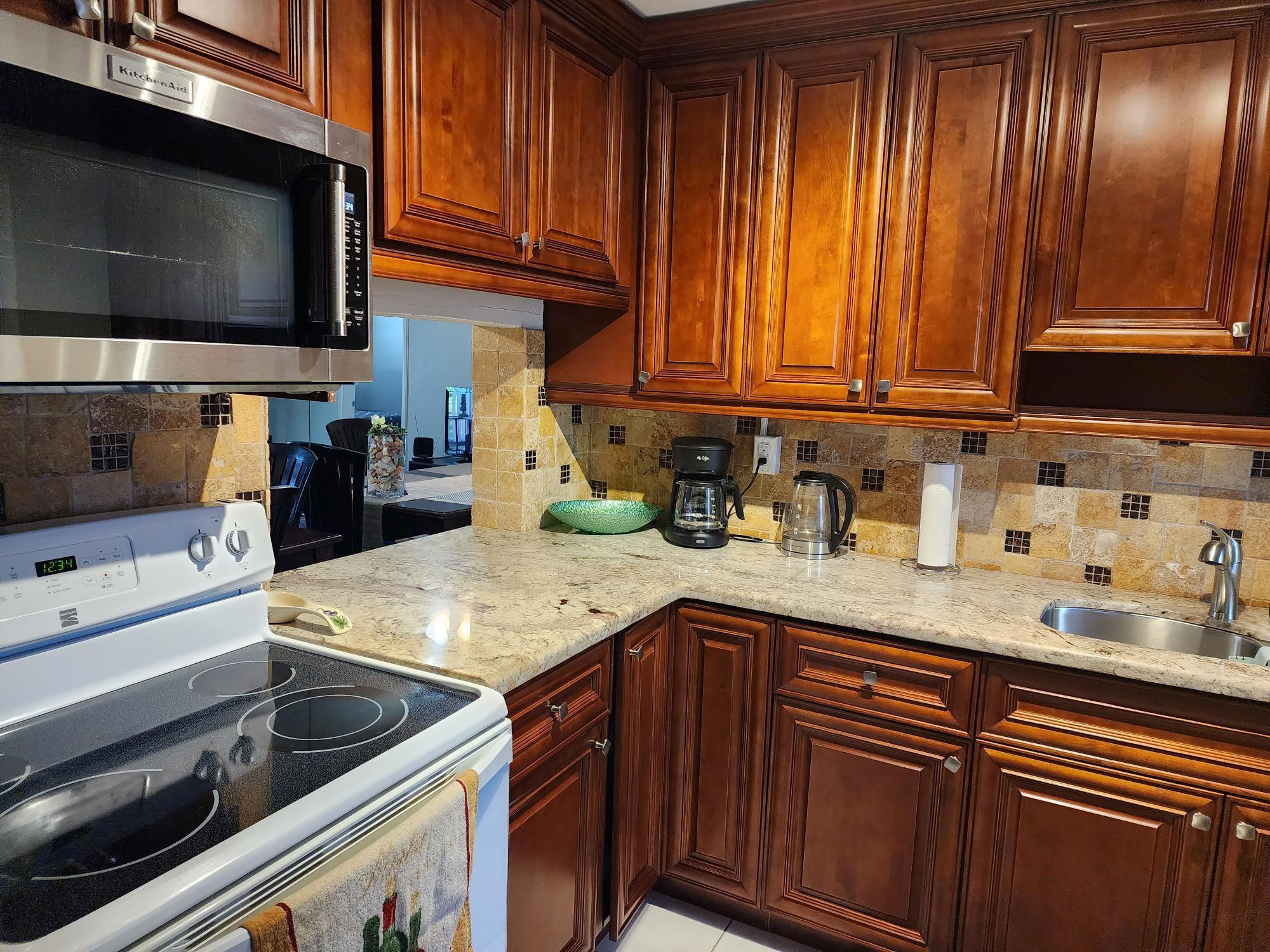 2301 NE 14th Street Cswy 305W