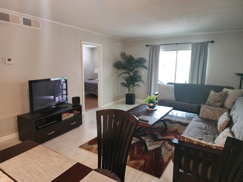 2301 NE 14th Street Cswy 305W