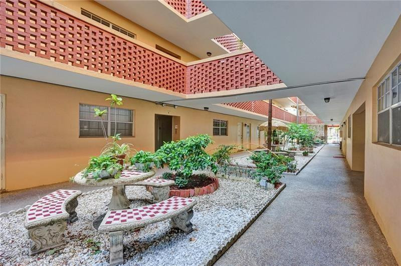 2301 NE 14th Street Cswy 305W