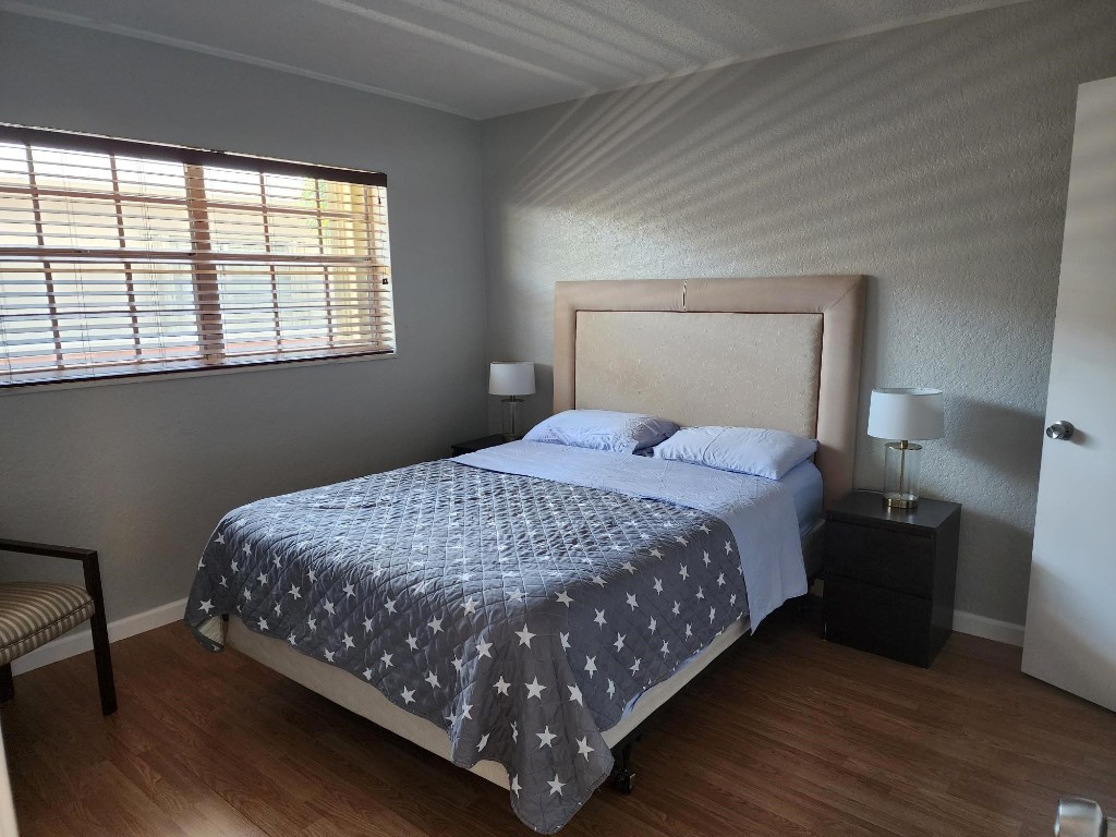 2301 NE 14th Street Cswy 305W