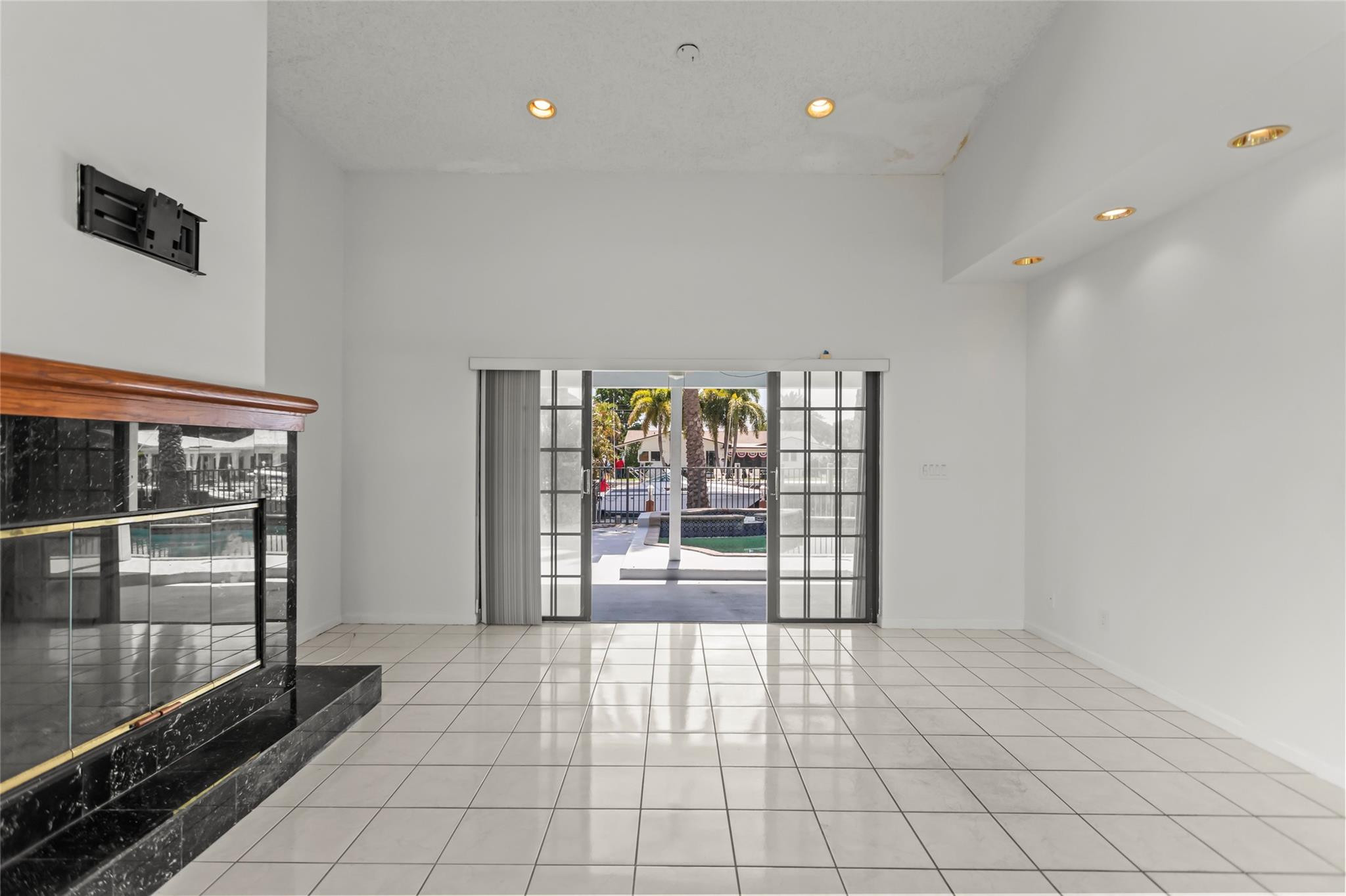 320 SE 12th Ave